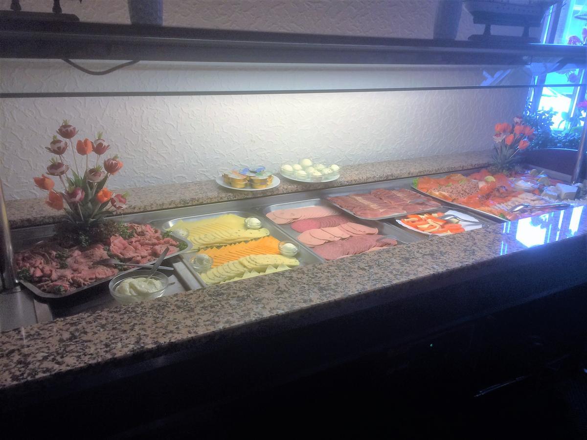 Hotel-Restaurant Cafe Caro Carolinensiel Ngoại thất bức ảnh